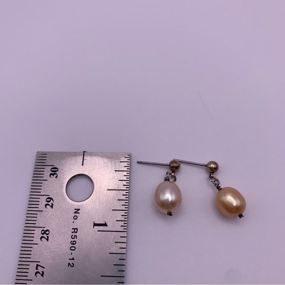 Two Tone White Faux Pearl Stud Earrings - Picture 5 of 7